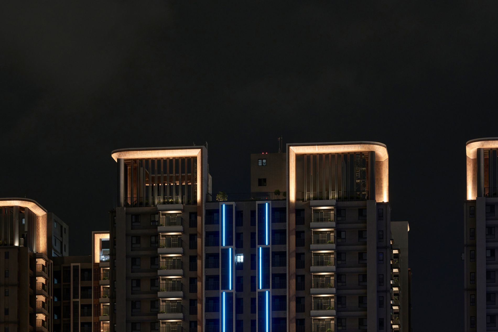 ALL_catalog_25I05_F1EE99dHF1