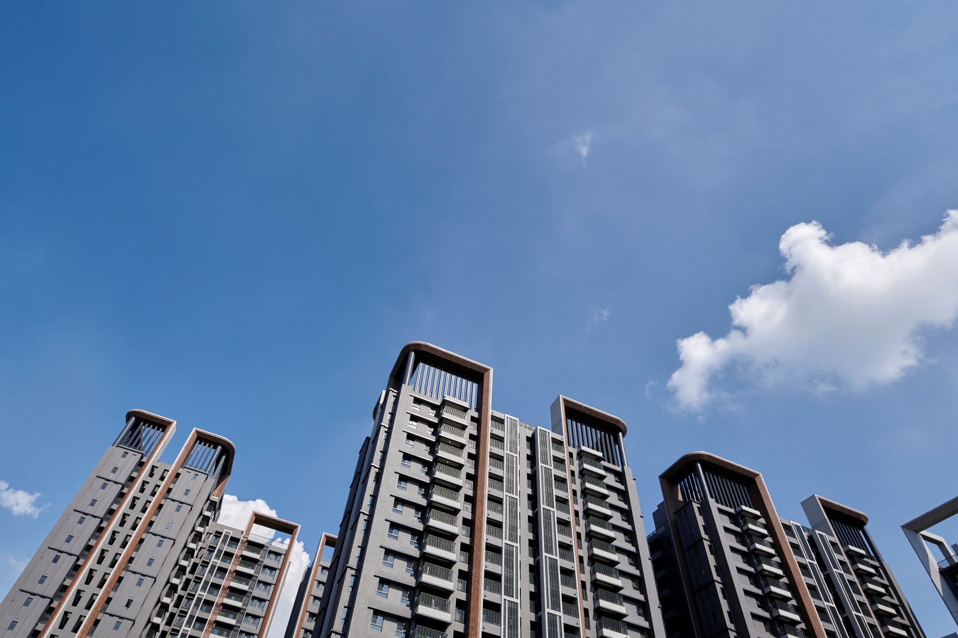 ALL_catalog_25I05_kfKvMM66MJ