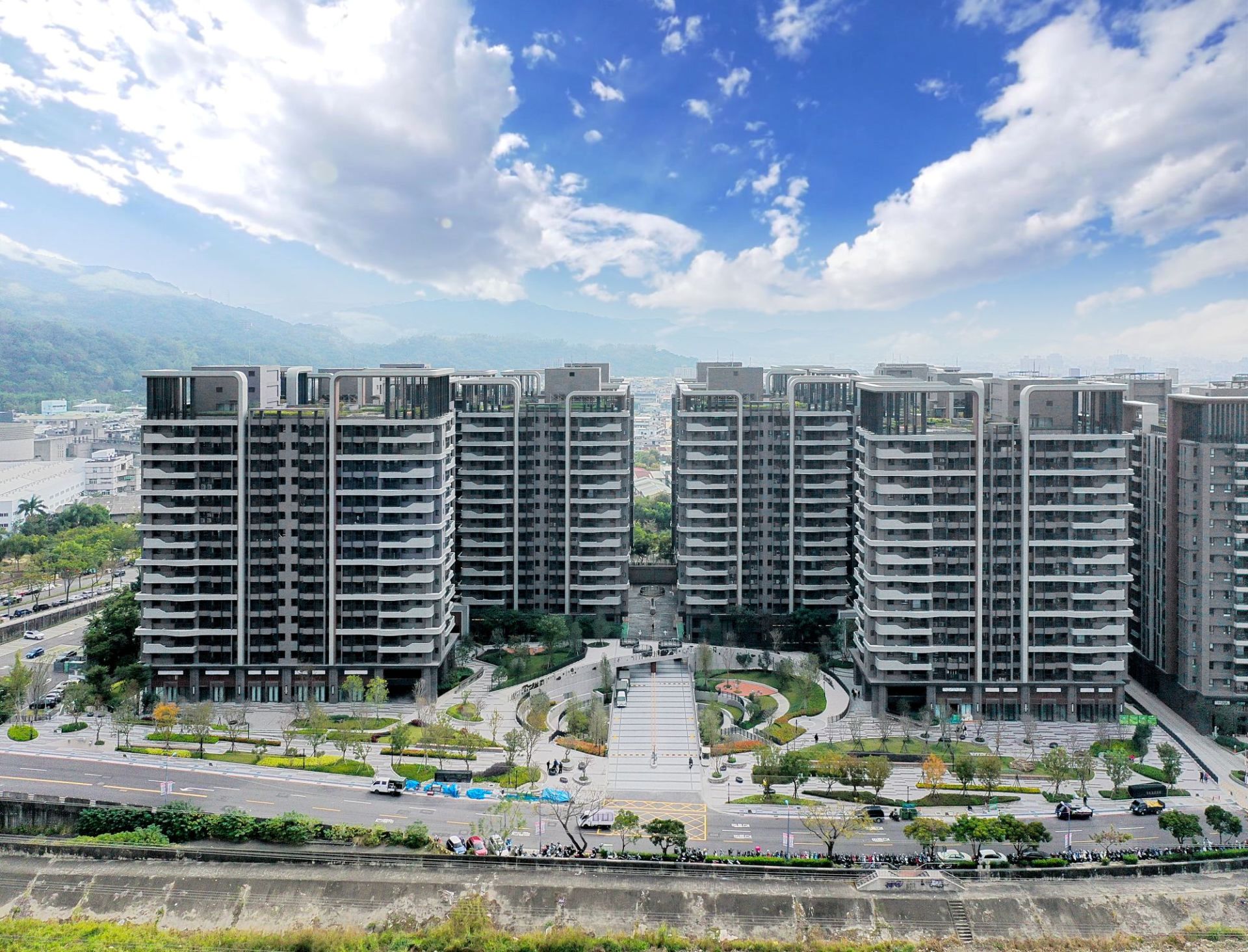 ALL_catalog_25L02_9qkkEx78Dt