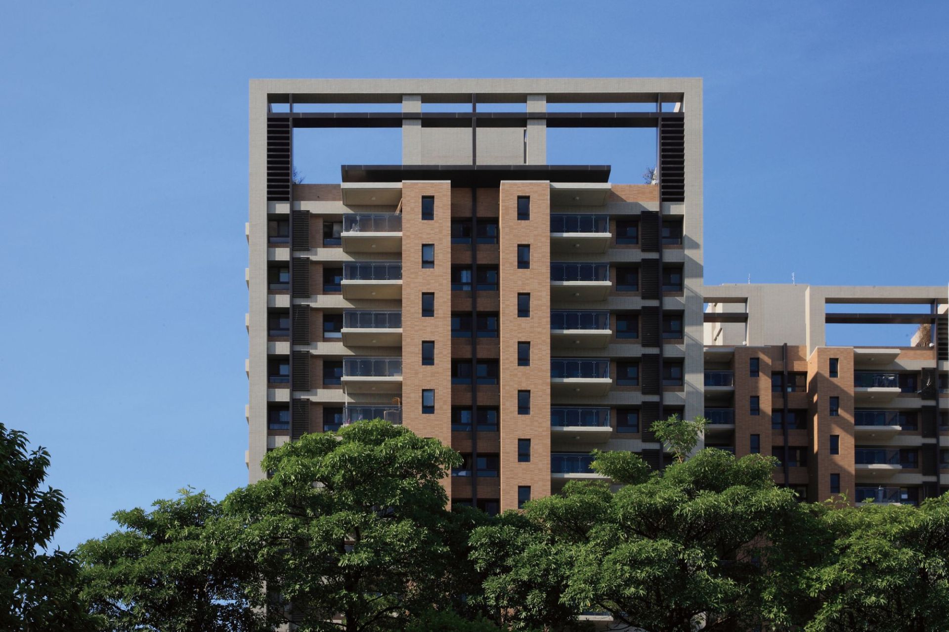 ALL_catalog_25L10_EE0eyyB2K4