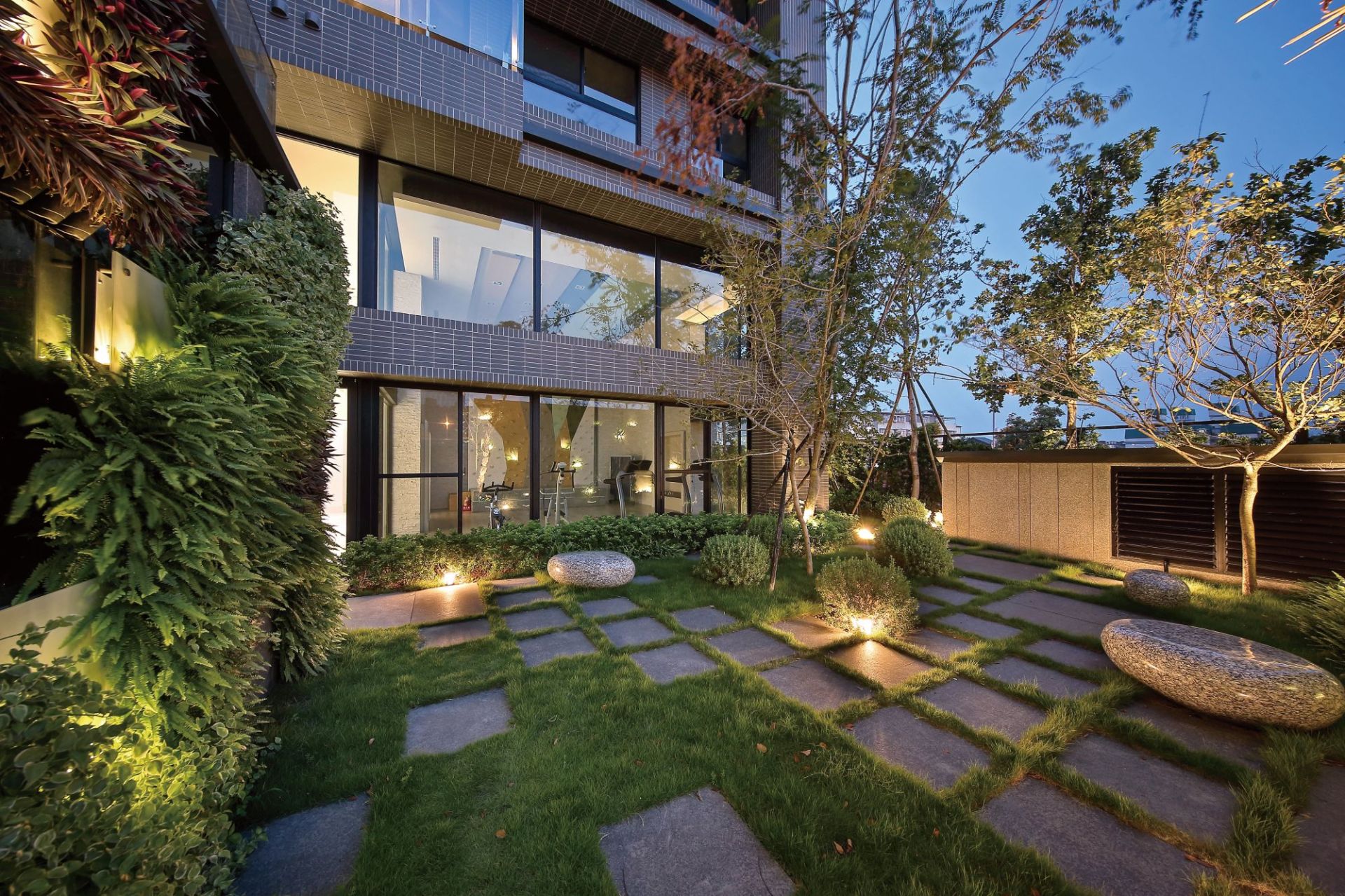 ALL_catalog_25L18_k1TLfQQAN8